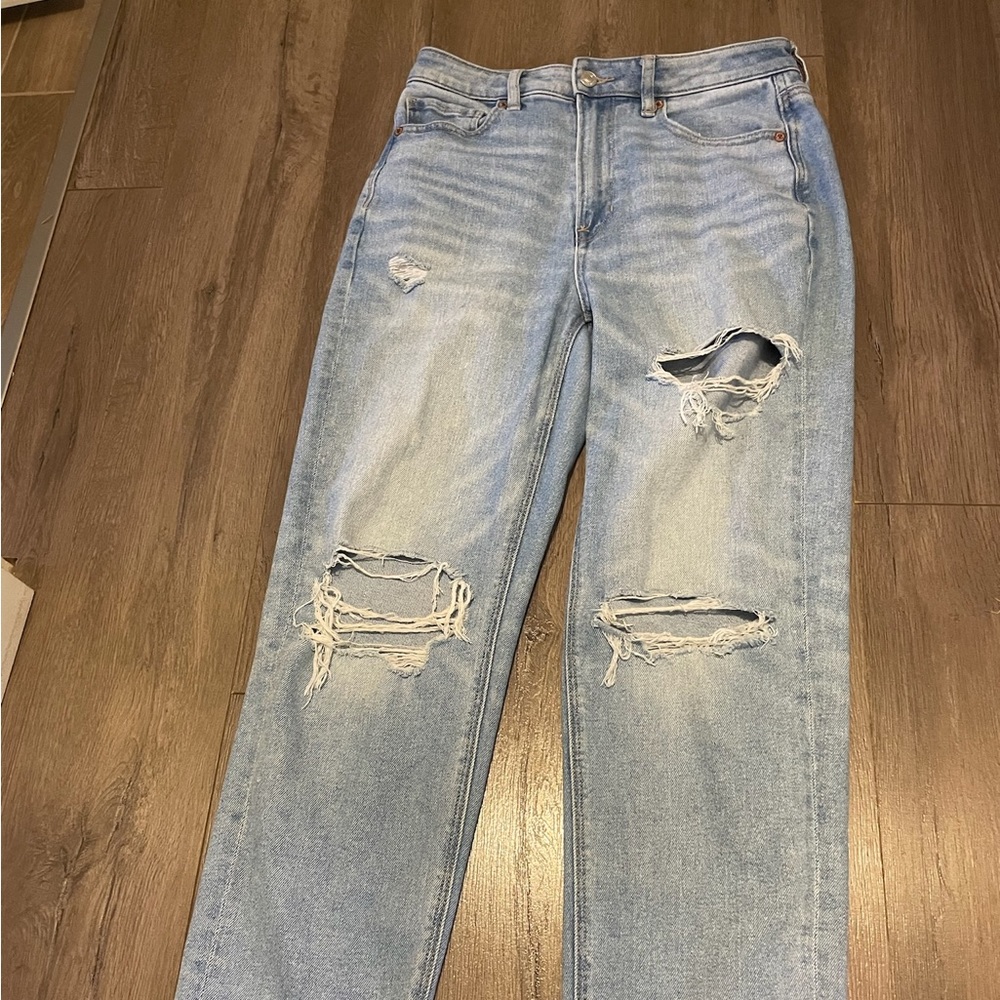 American eagle ripped jeans, size 28 mom jeans